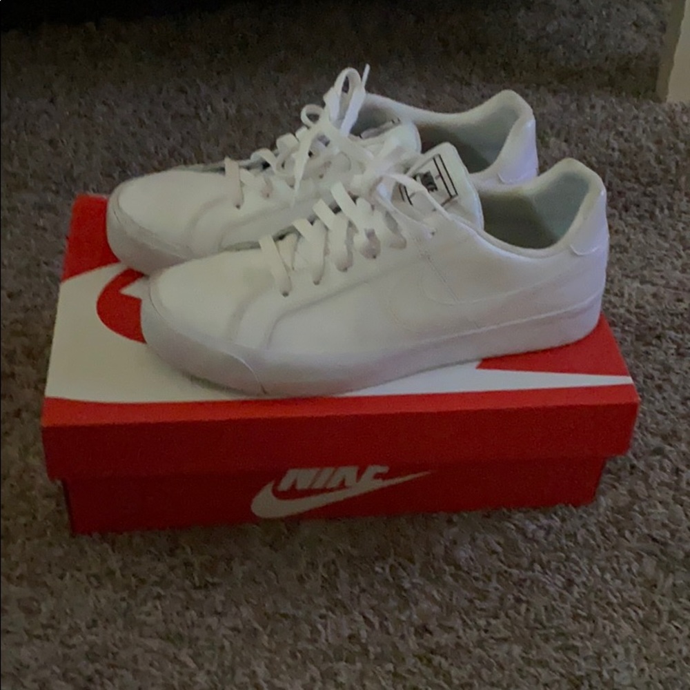 Nike - Picture 2 of 2